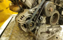 Двигатель без навесного для Mercedes-Benz C class 1998 года на фотографиях