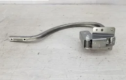 Петля багажника правая для Volkswagen Polo 2016 года на фотографиях