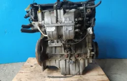 Двигатель без навесного для Opel Astra 2003 года на фотографиях