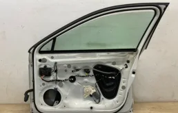 Дверь передняя правая для Volkswagen Passat 2018 года на фотографиях