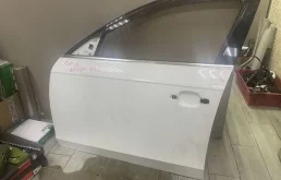 Дверь передняя левая для Audi A4 2011 года на фотографиях