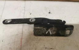 Петля капота левая для Renault Logan на фотографиях