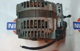 Генератор для Nissan X-Trail 2000 года на фотографиях