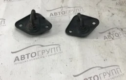 Замок капота правый для Mercedes-Benz C class 2008 года на фотографиях