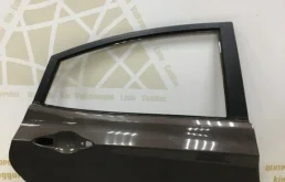 Дверь задняя правая для Hyundai Solaris 2011 года на фотографиях