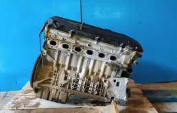 Двигатель без навесного для BMW 5er 2004 года на фотографиях