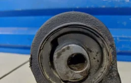 Рычаг передний левый нижний для Volkswagen Touareg 2008 года на фотографиях