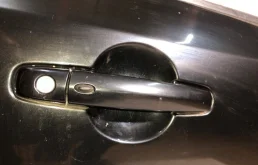 Дверь передняя правая для Suzuki SX4 2008 года на фотографиях