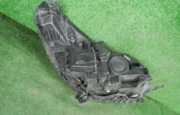 Фара левая для Ford Kuga 2015 года на фотографиях