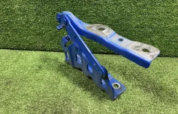 Петля капота правая для Kia Sportage на фотографиях