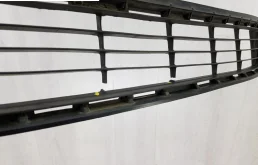 Решетка переднего бампера для Toyota RAV4 2014 года на фотографиях