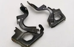 Петля капота правая для Toyota RAV4 на фотографиях