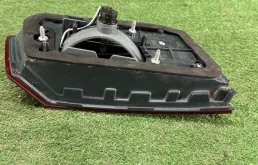 Фонарь внутренний правый для BMW 5er 2021 года на фотографиях