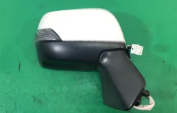 Зеркало боковое правое для Subaru Forester 2018 года на фотографиях