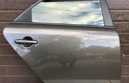 Двери для Kia Cerato 2010 года на фотографиях