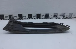 Решетка ПТФ левая для Volkswagen Polo 2015 года на фотографиях