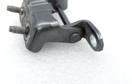 Петля двери задняя правая верхняя для Nissan Qashqai на фотографиях