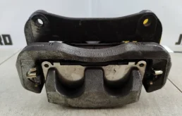 Суппорт передний левый для Lexus RX 2011 года на фотографиях