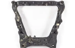 Подрамник двигателя для Nissan X-Trail 2014 года на фотографиях