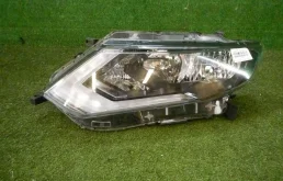 Фара левая для Nissan X-Trail 2018 года на фотографиях