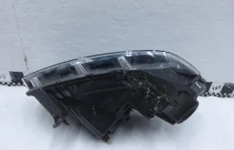 Фара ксенон левая для Renault Logan 2018 года на фотографиях