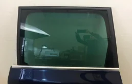 Дверь задняя левая для Volkswagen Touareg 2003 года на фотографиях