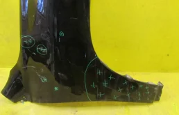 Крыло правое для Toyota Land Cruiser 2020 года на фотографиях