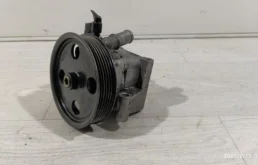 Насос ГУР для Ford Focus 2004 года на фотографиях