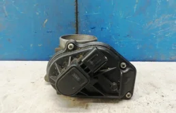 Дроссельная заслонка для Ford Focus 2007 года на фотографиях