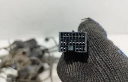 Проводка моторного отсека для Hyundai Solaris 2010 года на фотографиях