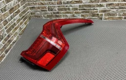 Фонарь правый для Volvo XC90 2017 года на фотографиях