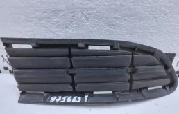 Решетка переднего бампера для Toyota RAV4 2014 года на фотографиях