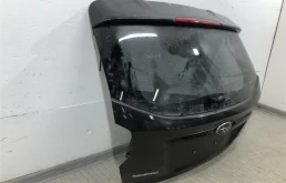 Крышка багажника для Subaru XV 2015 года на фотографиях