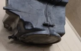 Корпус воздушного фильтра для Ford Focus 2009 года на фотографиях