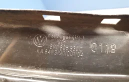 Кронштейн правой фары верхний для Volkswagen Polo на фотографиях