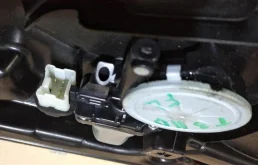 Мотор стеклоподъемника передний левый для Nissan X-Trail 2012 года на фотографиях