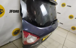 Крышка багажника для Ford Kuga 2011 года на фотографиях