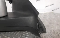 Стекла и зеркала для Volvo S40 2012 года на фотографиях