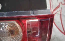 Фонарь левый для Renault Duster 2014 года на фотографиях