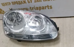 Фара правая для Volkswagen Jetta 2008 года на фотографиях