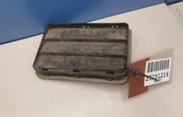 Решетка вентиляционная левая для BMW 5er 2000 года на фотографиях