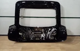 Крышка багажника для Audi Q3 2012 года на фотографиях