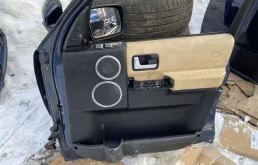 Дверь передняя правая для Land Rover Discovery 2010 года на фотографиях