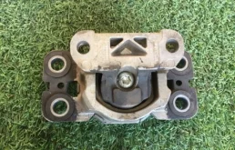 Опора двигателя задняя правая нижняя для Volvo S80 на фотографиях