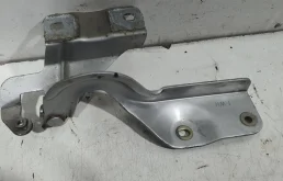 Петля капота левая для Nissan Almera 2017 года на фотографиях