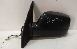 Стекла и зеркала для Nissan X-Trail 2002 года на фотографиях