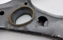 Рычаг передний левый нижний для Toyota RAV4 на фотографиях