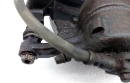 Суппорт передний правый для Skoda Octavia 2013 года на фотографиях