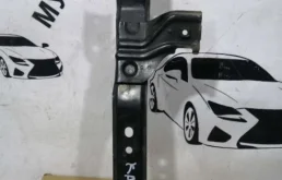 Кронштейн замка капота для Toyota RAV4 на фотографиях