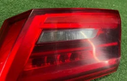 Фонарь внутренний правый для BMW 5er 2021 года на фотографиях